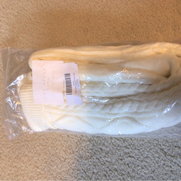 2 OR MORE ITEMS $10 OR LESS GET 3rd LESSER ITEM FREE  Cable Knit over knee socks - Picture 2 of 2